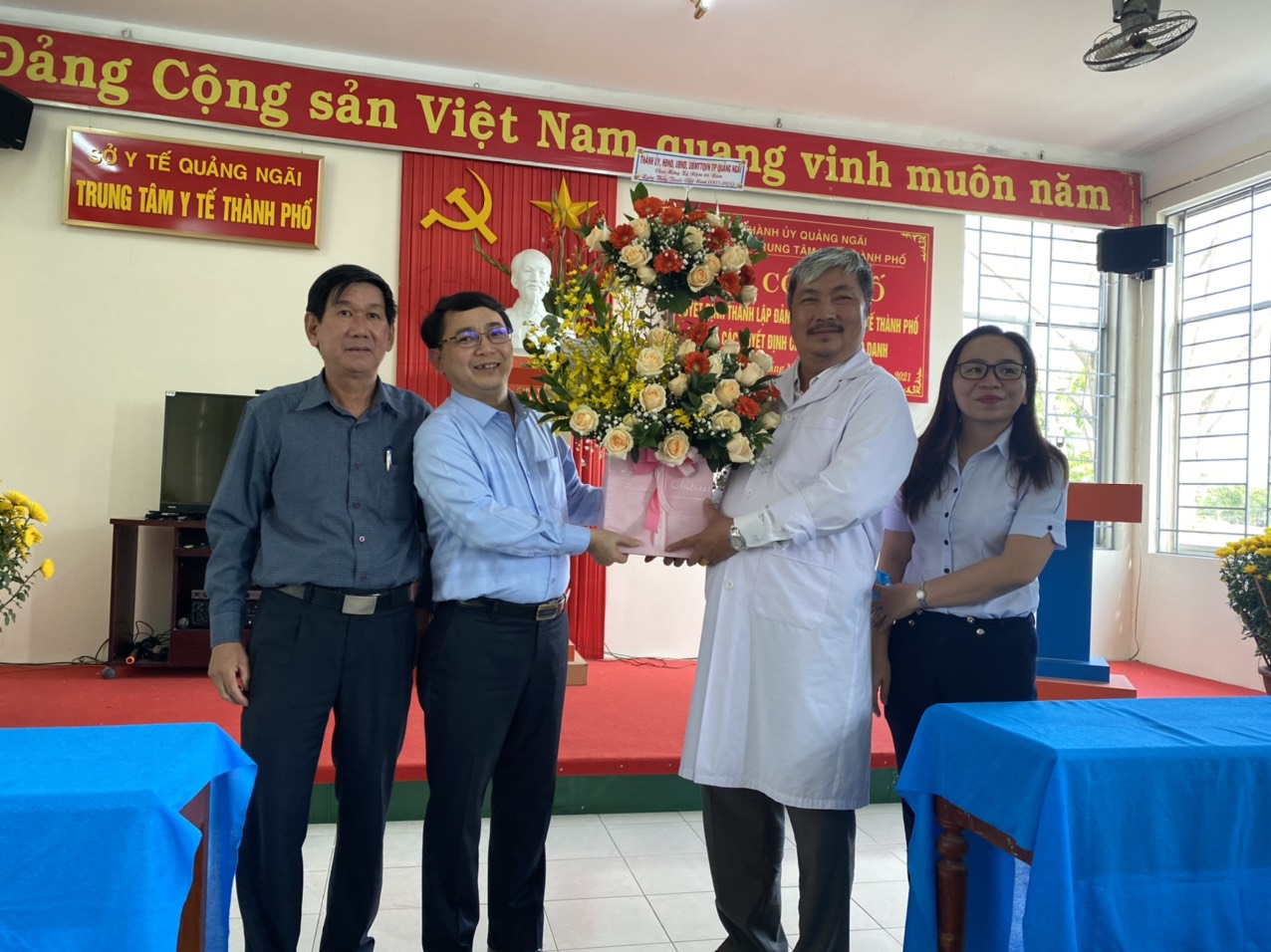 Lãnh đạo thành phố thăm, chúc mừng nhân Ngày Thầy thuốc Việt Nam