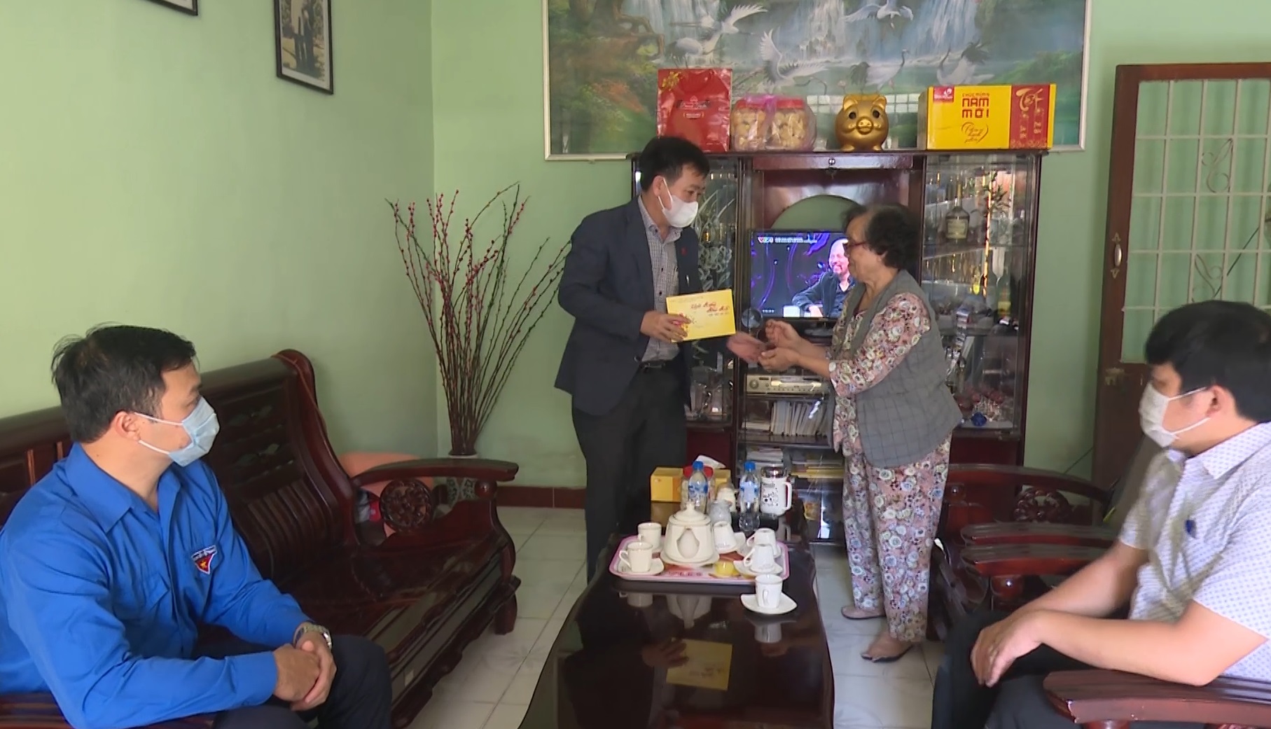 Thành phố Quảng Ngãi tập trung thăm, tặng quà Tết cho các đối tượng chính sách và bảo đảm công tác an sinh xã hội trong dịp Tết nguyên đán Nhâm Dần 2022