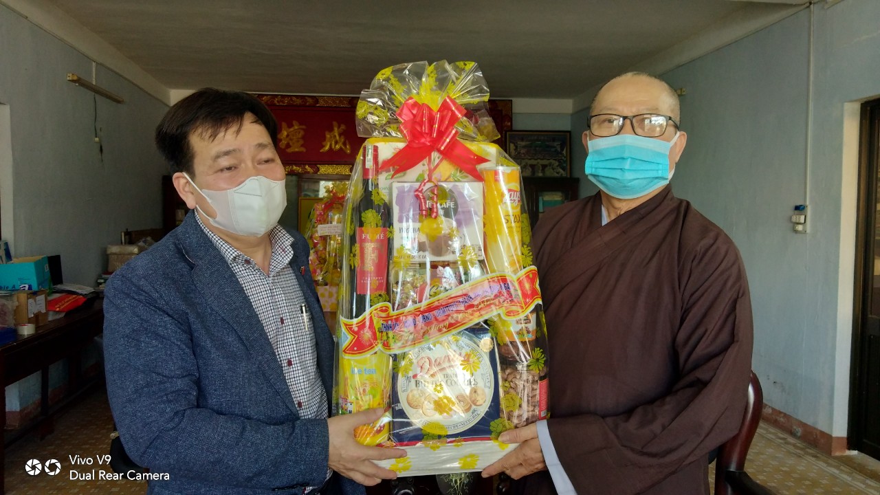 Bí thư Thành ủy Quảng Ngãi Nguyễn Cao Phúc thăm và tặng quà nhân dịp Tết nguyên đán Nhâm Dần 2022
