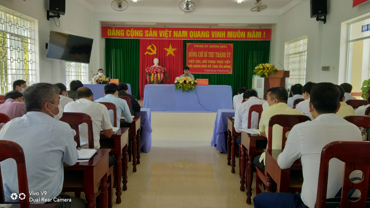 Bí thư Thành ủy Quảng Ngãi đối thoại với nhân dân xã Tịnh Ấn Đông
