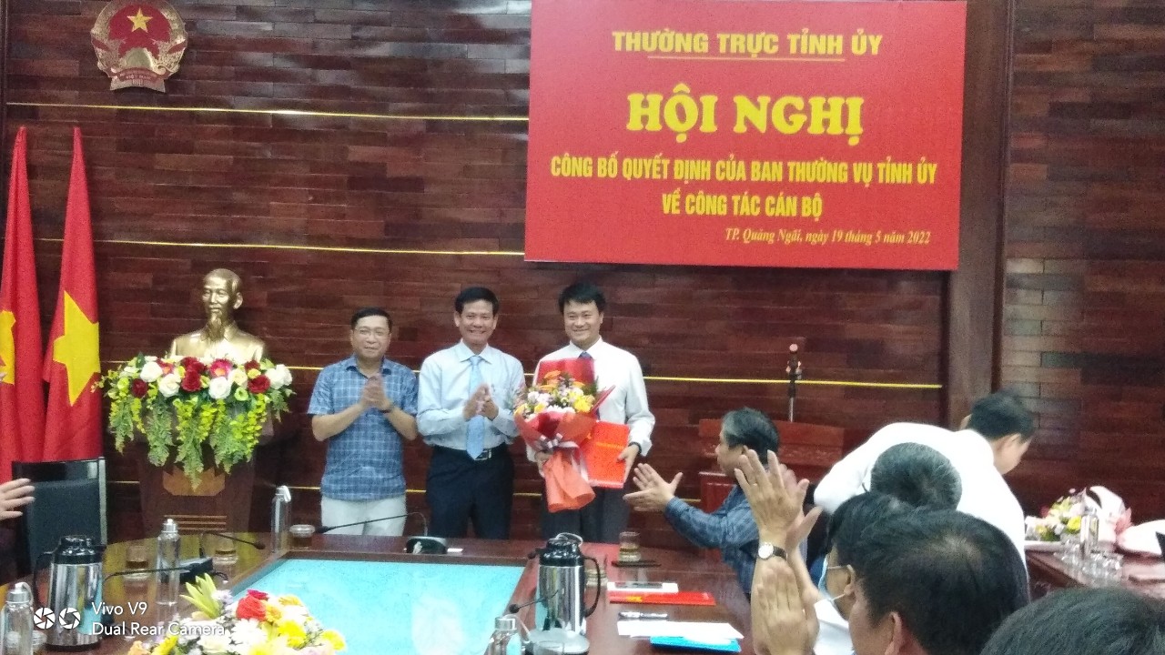 Công bố Quyết định luân chuyển Chánh Thanh tra tỉnh Trà Thanh Danh đến công tác tại Thành ủy Quảng Ngãi