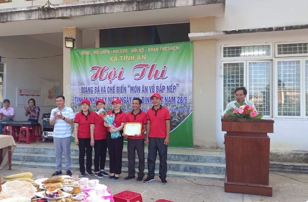 Xã Tịnh An tổ chức Hội thi Quảng bá và chế biến món ăn từ bắp nếp