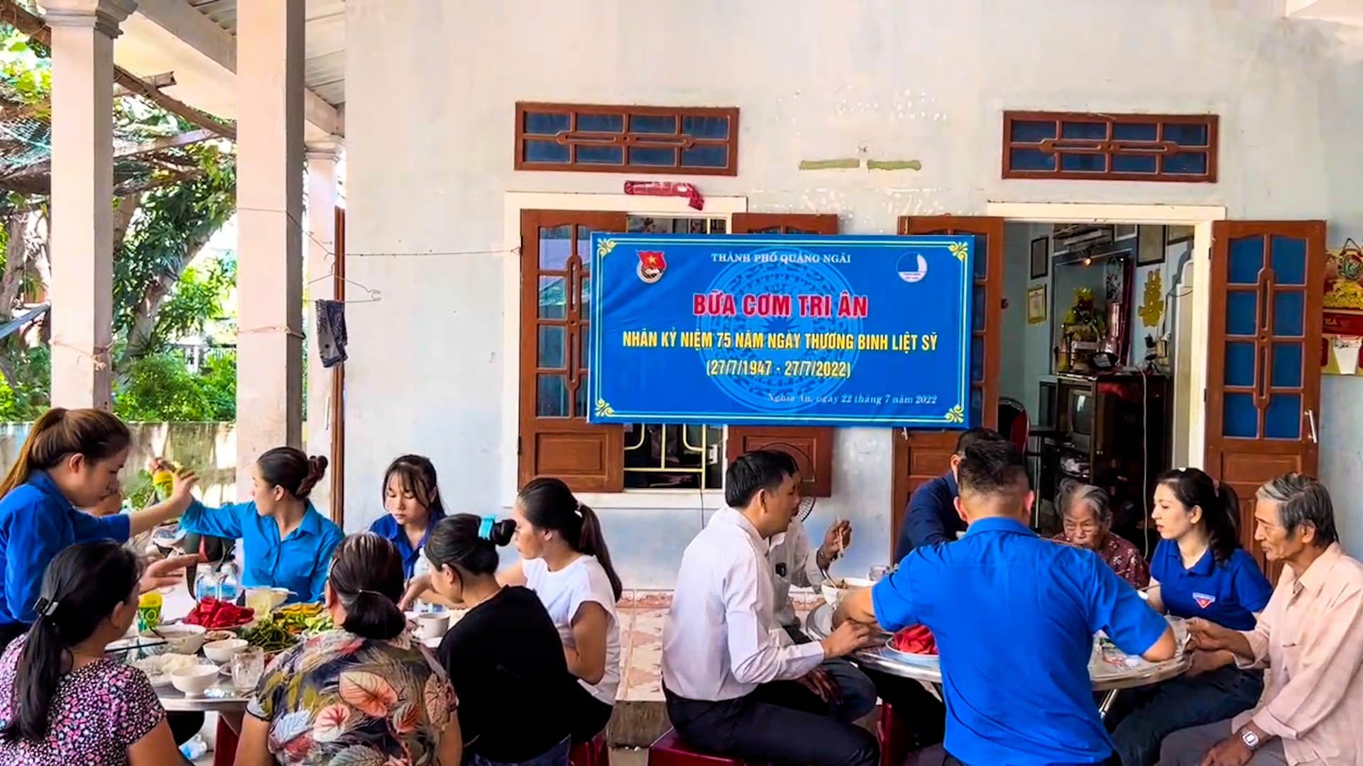 Tuổi trẻ thành phố Quảng Ngãi tổ chức “Bữa cơm tri ân” nhân kỷ niệm 75 năm Ngày Thương binh - Liệt sĩ
