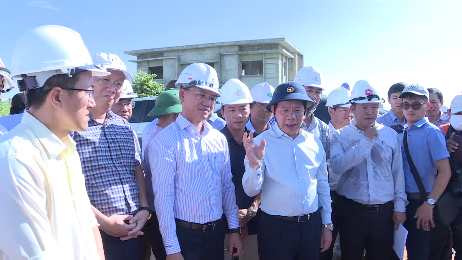 Chủ tịch UBND tỉnh Quảng Ngãi Đặng Văn Minh đã đi kiểm tra tiến độ thực hiện Dự án Đập dâng hạ lưu sông Trà Khúc