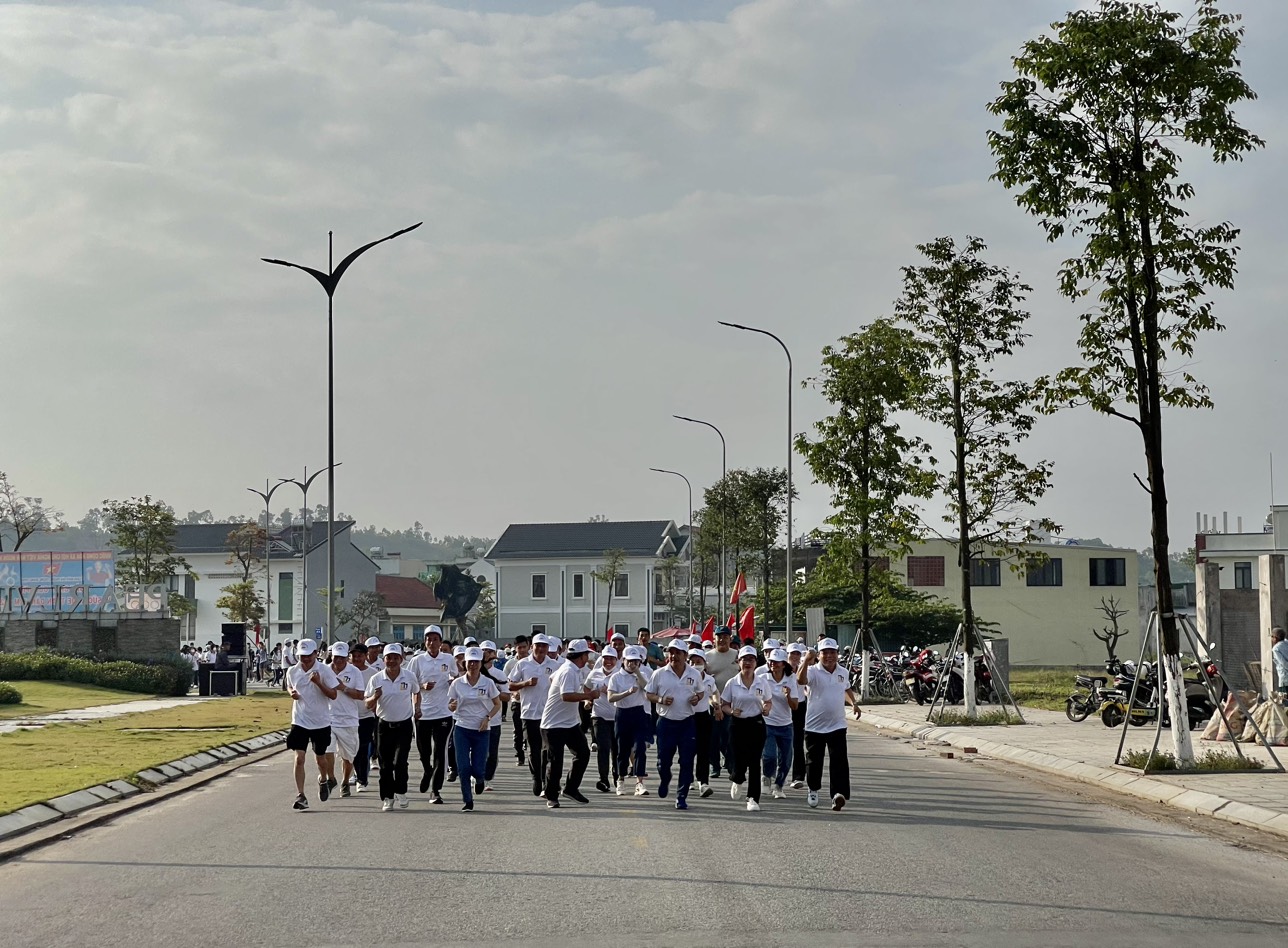 Phường Trương Quang Trọng tổ chức lễ phát động Ngày chạy Olympic vì sức khỏe toàn dân năm 2023