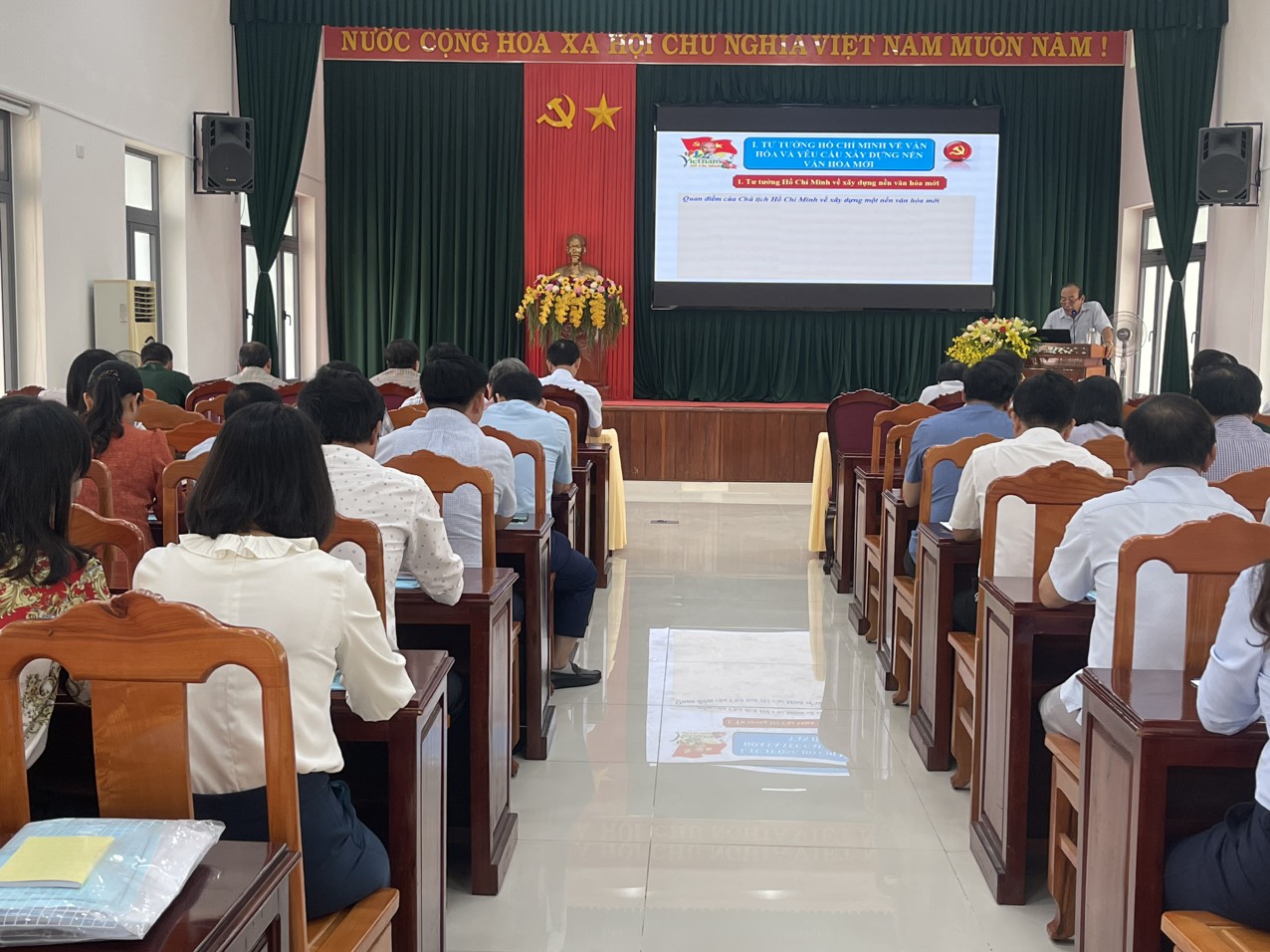 Thành ủy Quảng Ngãi hội nghị học tập, quán triệt và triển khai chuyên đề năm 2023 của tỉnh