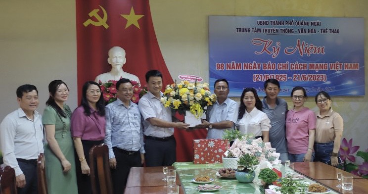 Lãnh đạo Thành ủy, HĐND, UBND, UBMT Tổ quốc Việt Nam thành phố thăm chúc mừng ngày Báo chí Cách mạng Việt Nam