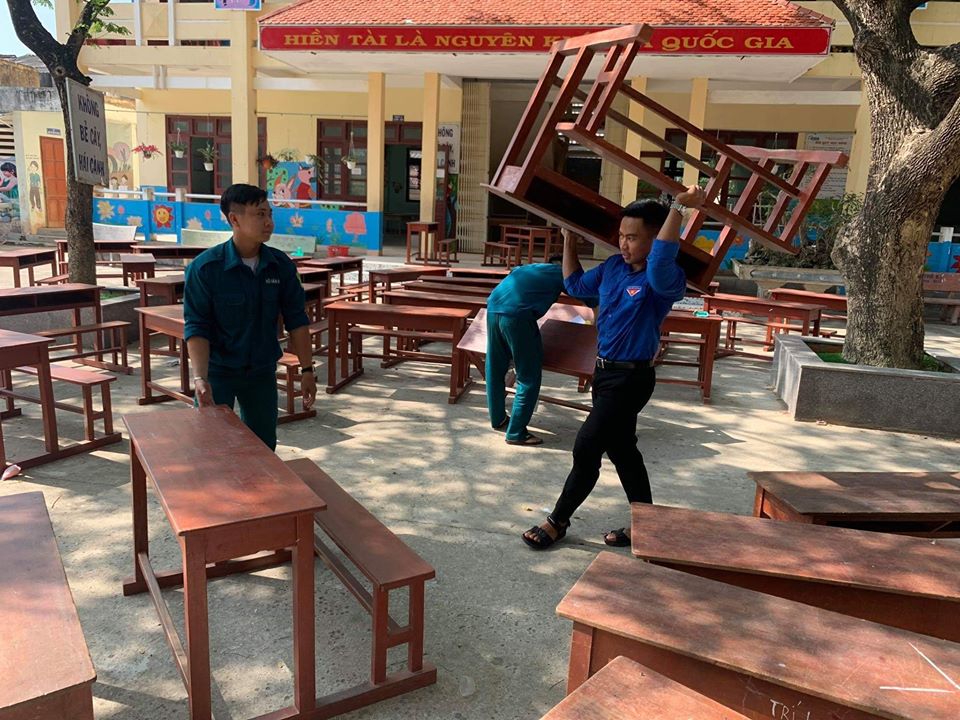 Thành phố Quảng Ngãi: tổ chức đợt tình nguyện hỗ trợ công tác vệ sinh môi trường tại các điểm trường mầm non, tiểu học, trung học cơ sở đón học sinh trở lại trường