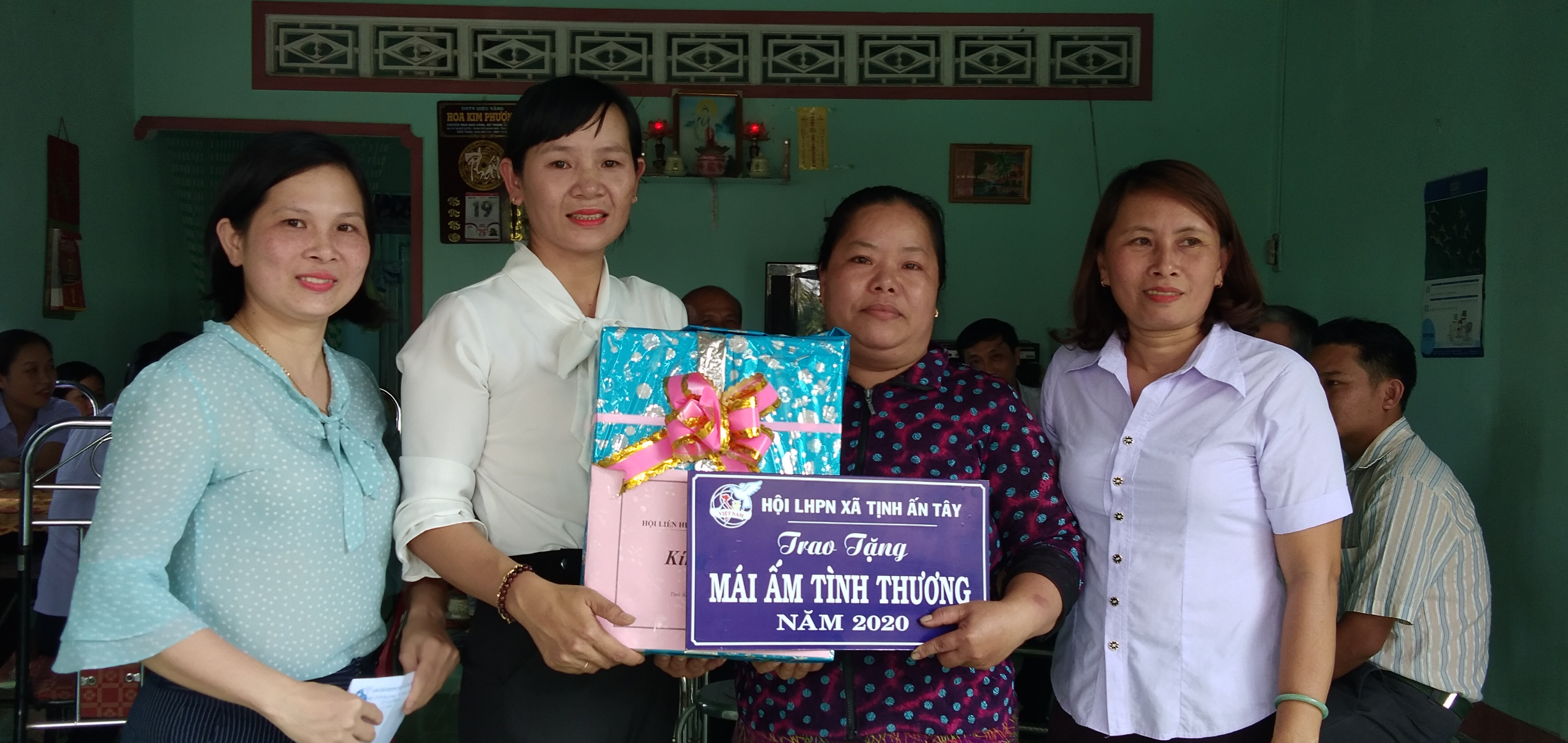 Hội Liên hiệp phụ nữ thành phố Quảng Ngãi bàn giao 3 ngôi nhà mái ấm tình thương cho hội viên nghèo