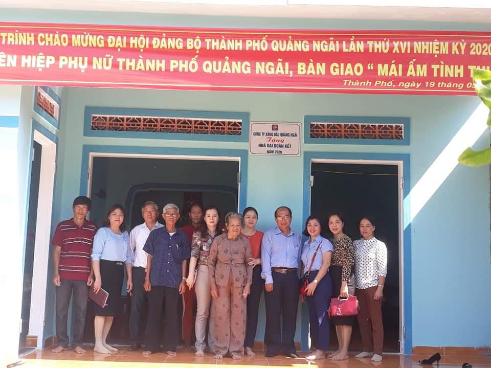 Hội Liên hiệp phụ nữ thành phố Quảng Ngãi bàn giao mái ấm tình thương cho phụ nữ nghèo