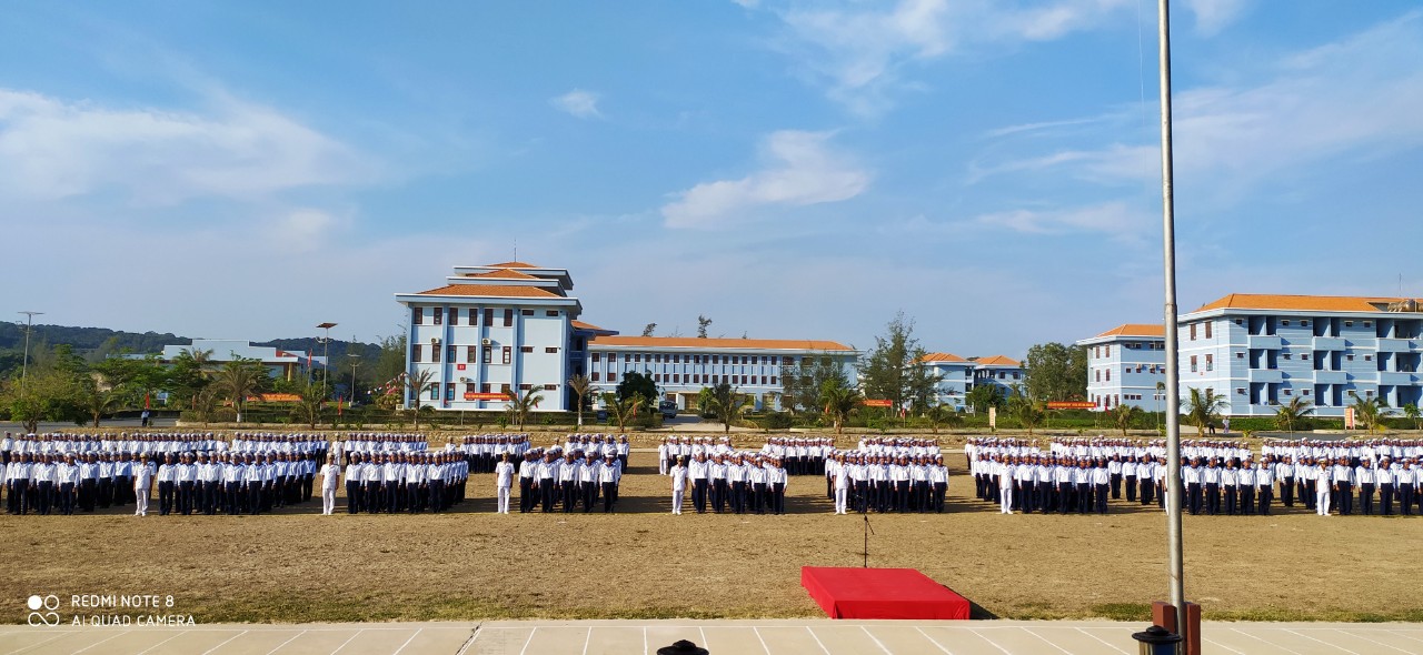 Lãnh đạo Thành phố dự Lễ Tuyên thệ chiến sĩ mới năm 2020 tại Trung tâm huấn luyện Vùng 4 Hải Quân